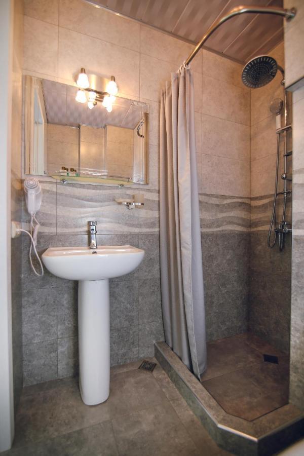 Hotel Kera Tbilisi Buitenkant foto